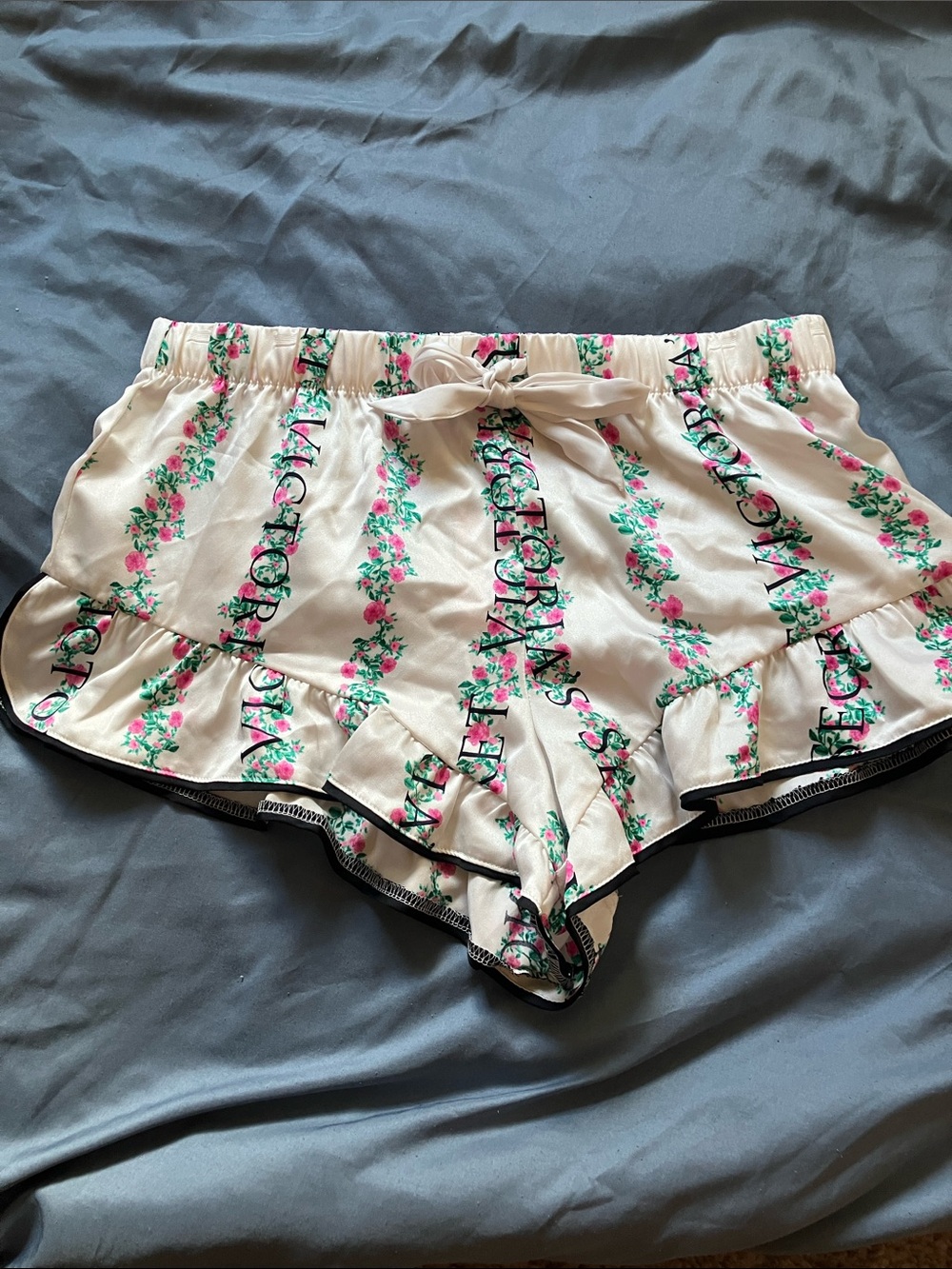 Victoria's Secret: Cream Floral Ruffle Sleep Shorts- S